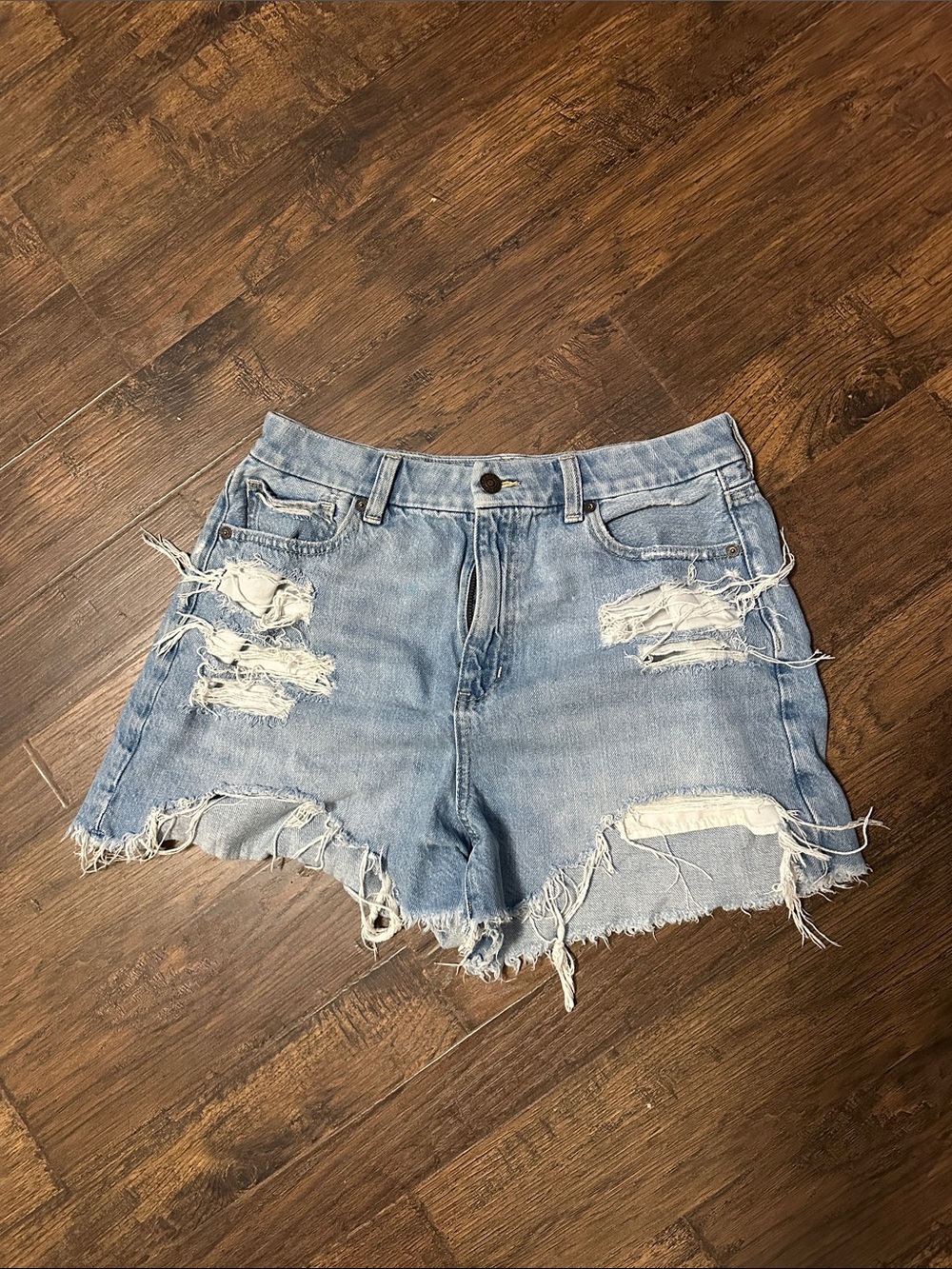 American Eagle Distressed Light Blue Denim Women’s Shorts
